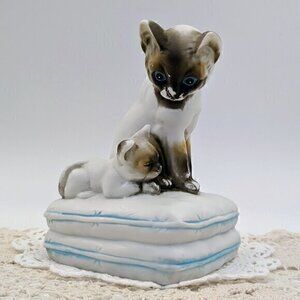 Vintage Mann Bisque Porcelain Siamese Cat & Kitten Music Box